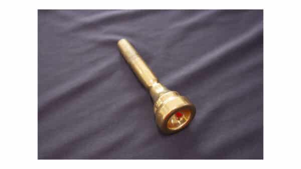 Boquilla Denis Wick 3 Dorada para Trompeta