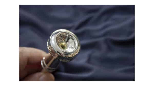 Boquilla All Brass modelo "Extra Wide" para trompeta