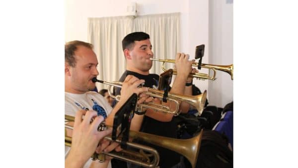 Atril de marcha de Trompeta para Móvil y eBook ‘Compacto’