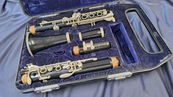 Clarinete Yamaha YCL-24