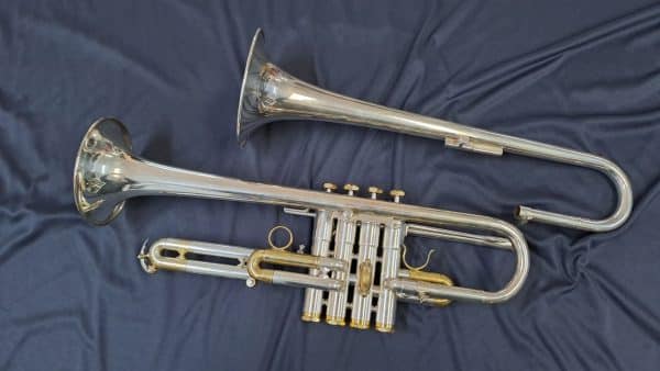 Trompeta Schilke E3L-4 Mib - 4 pistones