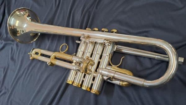 Trompeta Schilke E3L-4 Mib - 4 pistones