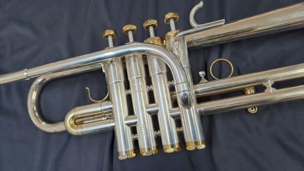 Trompeta Schilke E3L-4 Mib - 4 pistones