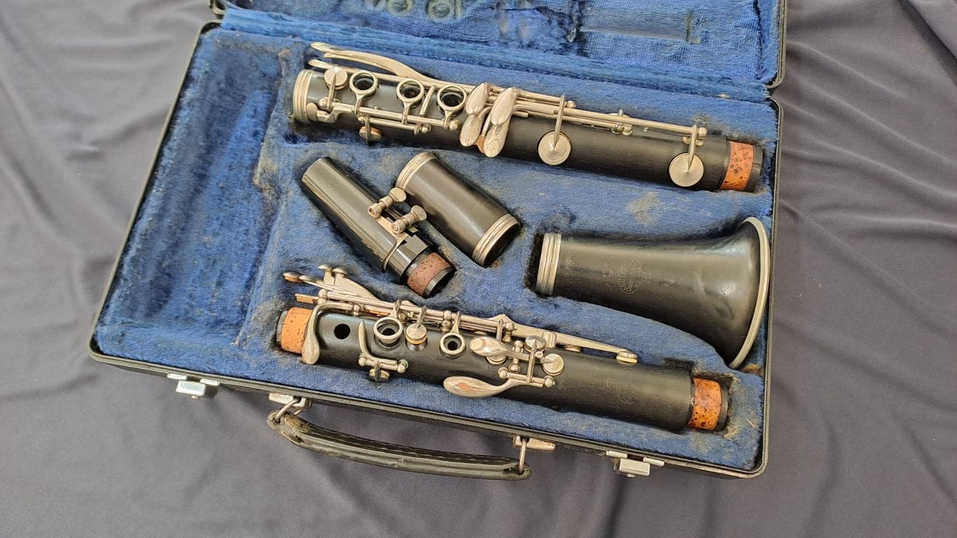 Buffet Crampon E11 Clarinet - Image 8