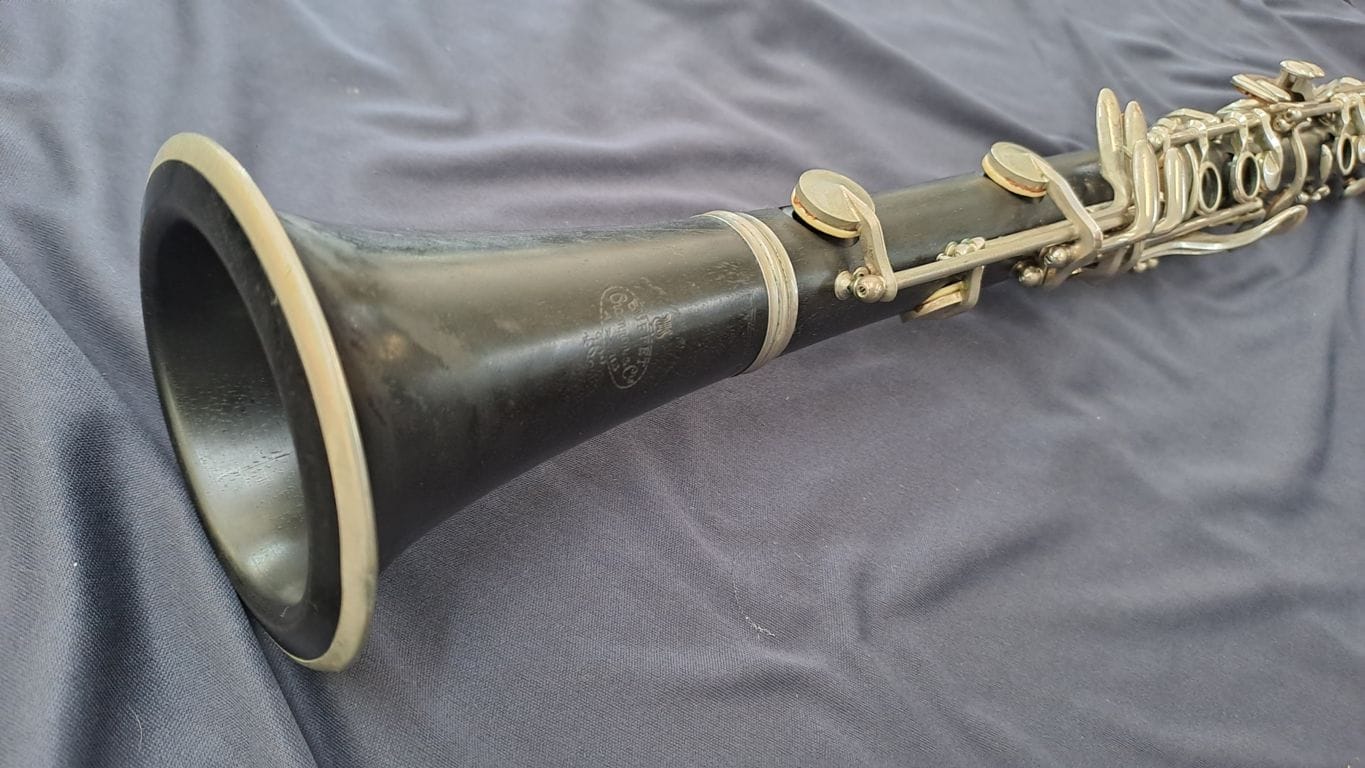 Buffet Crampon E11 Clarinet - Image 2