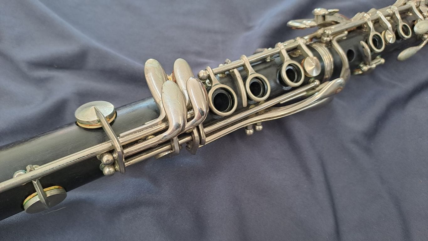 Buffet Crampon E11 Clarinet - Image 3