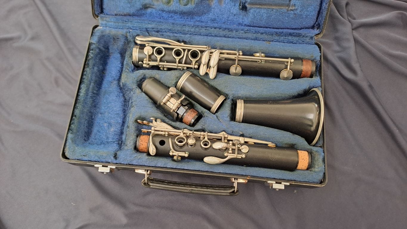 Buffet Crampon E11 Clarinet - Image 8
